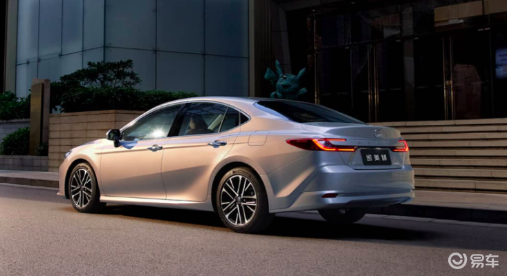 售19.48万元/采用磨砂灰车漆 丰田凯美瑞新车型上市