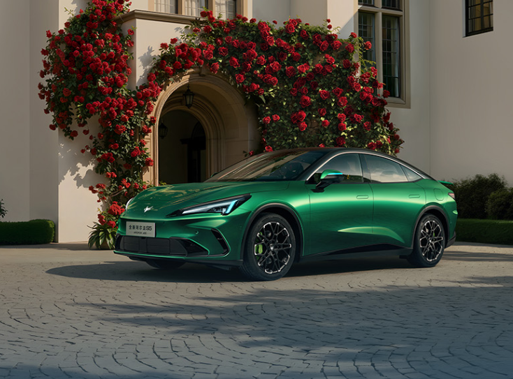 价格亲民，配合纯电增程双动力，全新阿尔法S5值得入手吗？