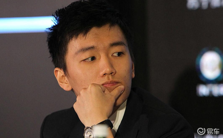 身家千亿的钻石王老五十分热跑车,网友:帅气又多金,想嫁!