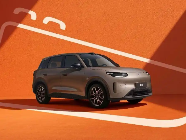 零跑A10正式上市 6.58万起售 配高通8295芯片