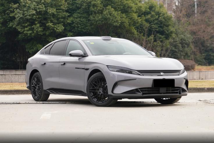 20万级新能源轿车PK，至境L7和汉DM谁的驾驶质感更棒