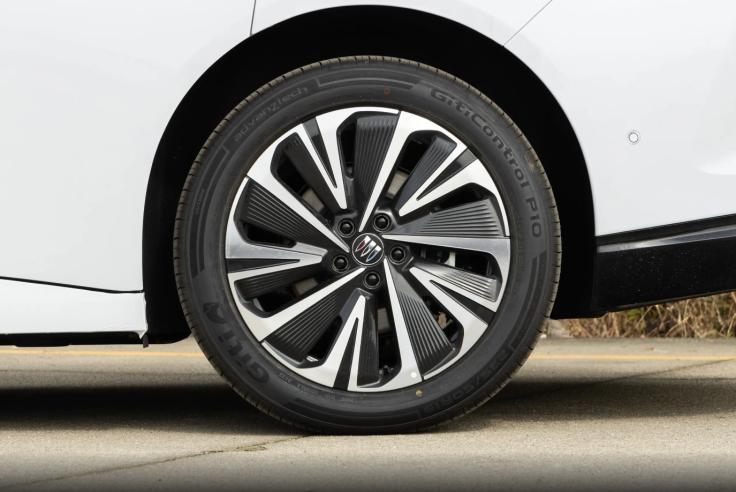 20万级新能源轿车PK，至境L7和汉DM谁的驾驶质感更棒