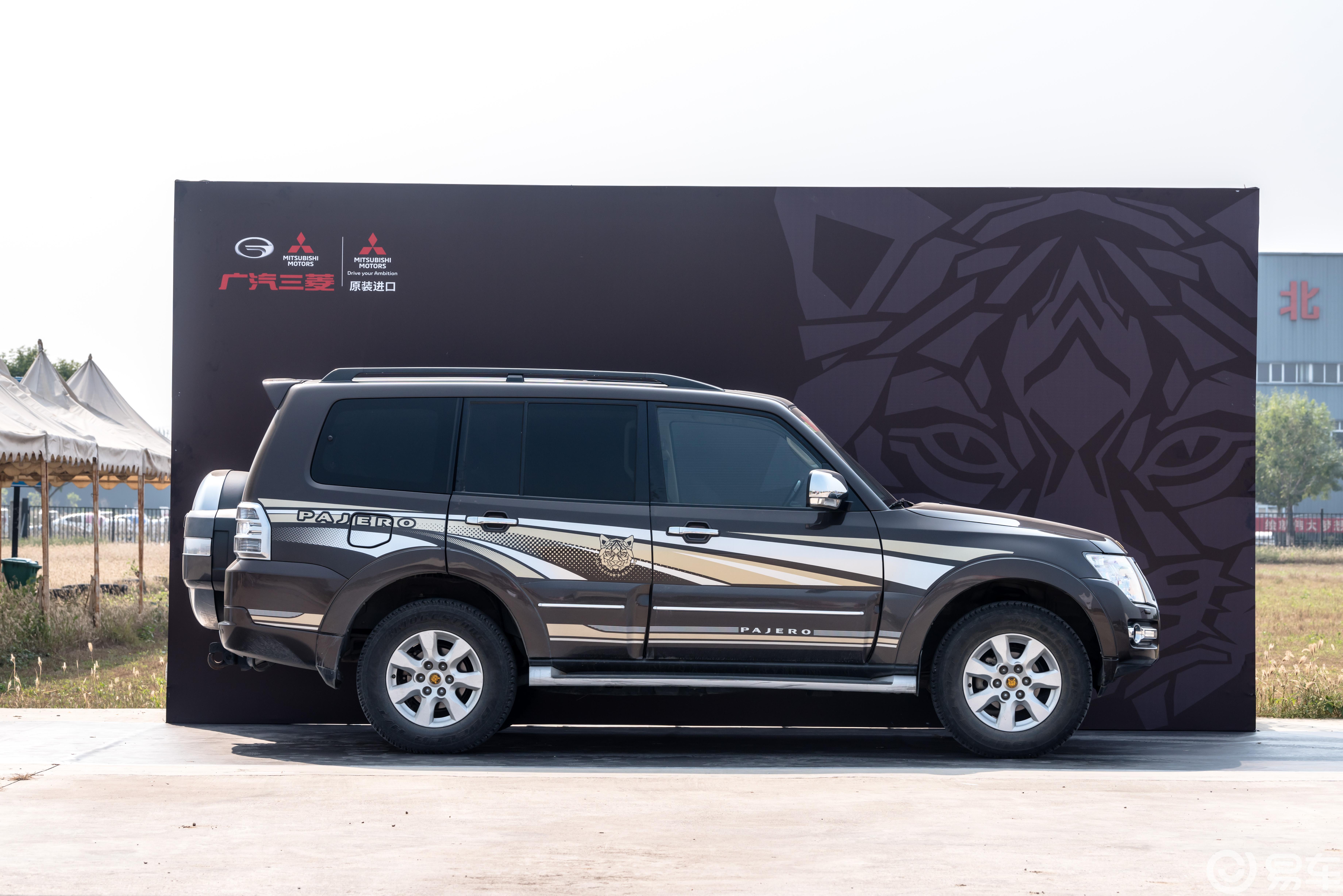 越野试驾2020款三菱帕杰罗