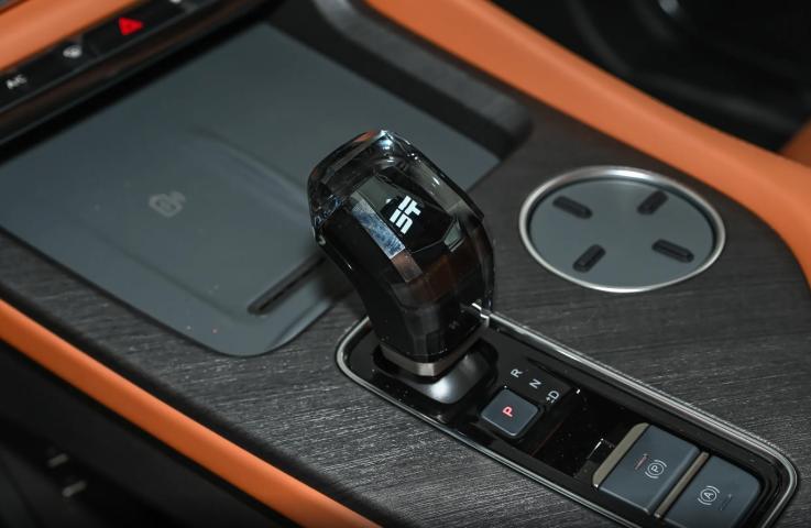 定价起高了又？新款这车上市，豪享置换价12.09万起