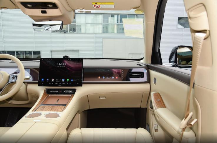 30万级主流智能座舱评测,问界M7与理想L7,谁更懂?