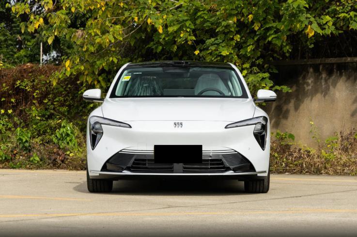 20万级新能源轿车PK，至境L7和汉DM谁的驾驶质感更棒