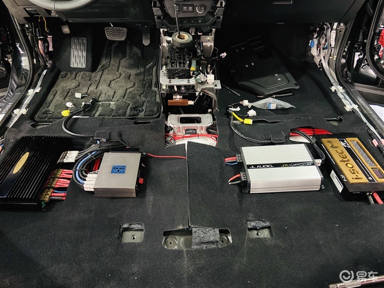 汉兰达进口低音喇叭改装