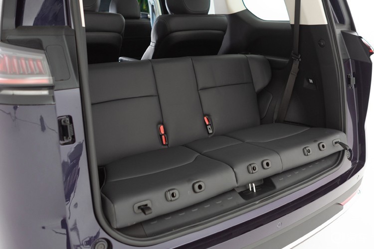 传祺e8还带有一个"躺睡模式"将前排座椅靠背完全放倒后_易车