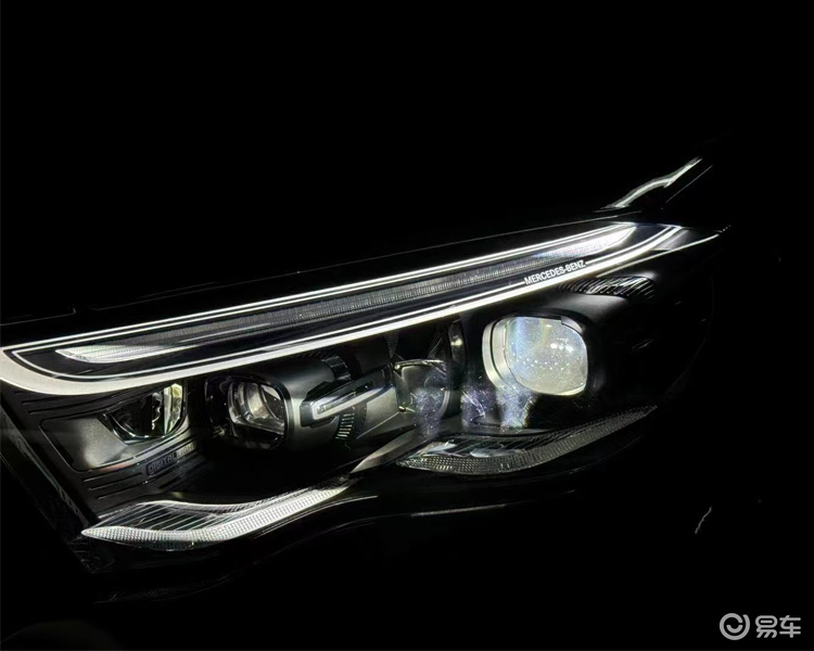 奔驰e级升级璀璨数字流星雨大灯目前市面上分2种_易车