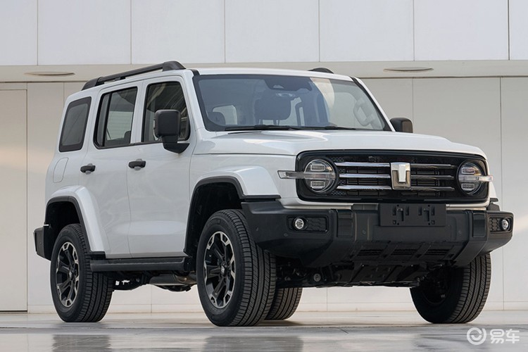 300 hi4-t整车架构部分,哈弗h9依旧是非承载式车身 整体桥后悬架的