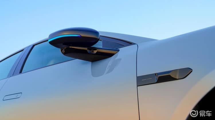 11.98万元起!MONA M03加推4款新版型升级上市