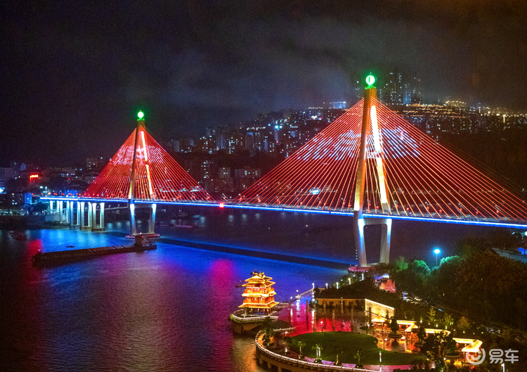 2025北京越野用户大会巴东启幕,BJ30旅行家交车仪式