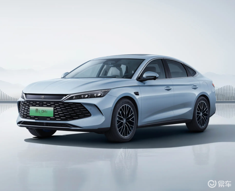 2款插混轿车横评,比亚迪秦LDM和风云A8L,谁值得入手