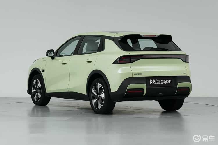 10来万都能买顶配，启源全新Q05和比亚迪元UP谁更划算