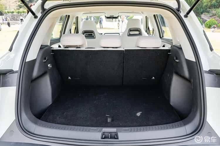 10来万都能买顶配，启源全新Q05和比亚迪元UP谁更划算