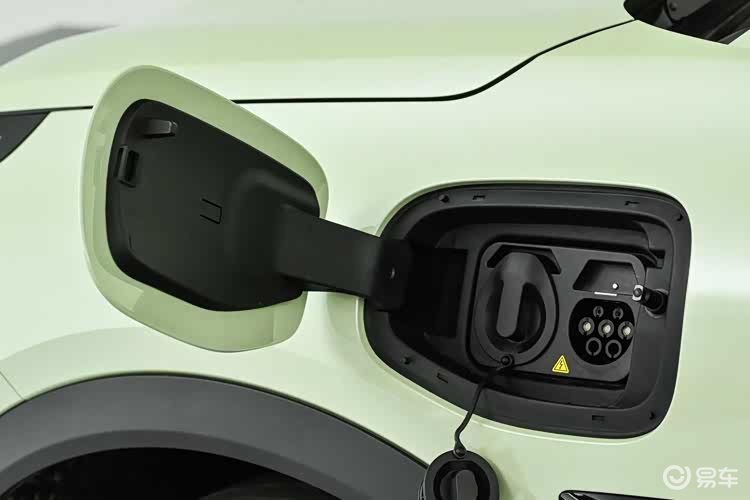 10来万都能买顶配，启源全新Q05和比亚迪元UP谁更划算