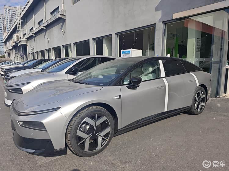 增程/纯电任选，标配电磁悬挂，新款小鹏P7+实车到店