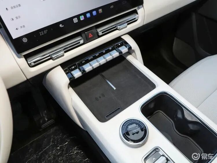 全车51个改装口！这台方盒子专为“玩乐”而生