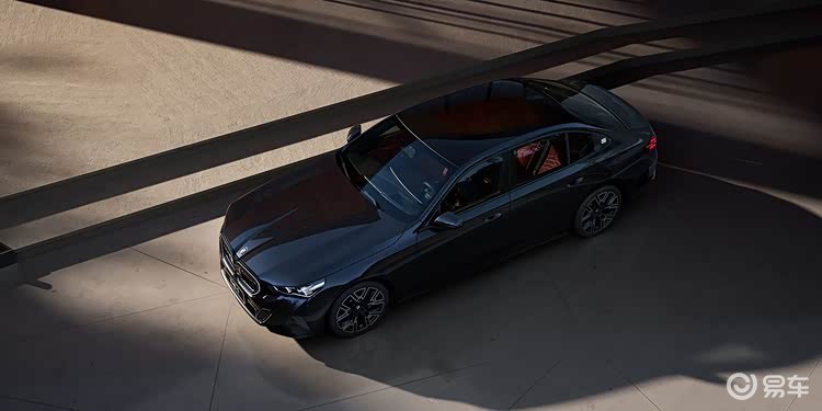 新款宝马5系上市，降价7-9万元，36.8万元起售