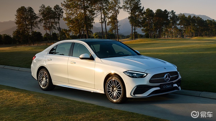 终于扛不住了？奔驰部分车型官方降价，降幅在10%左右