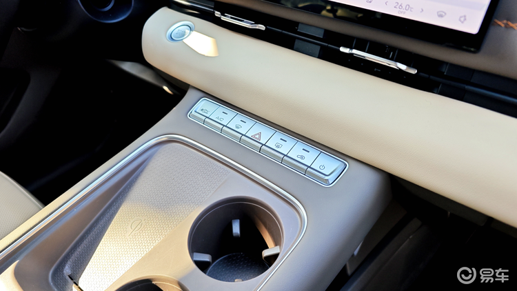 不吹不黑,实拍实测,博越L和哈弗H6L的核心差异全在这