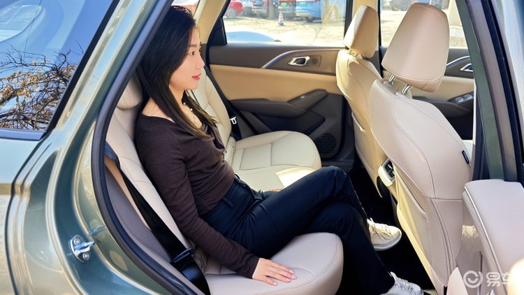 不吹不黑,实拍实测,博越L和哈弗H6L的核心差异全在这