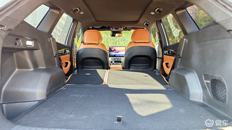 不吹不黑,实拍实测,博越L和哈弗H6L的核心差异全在这