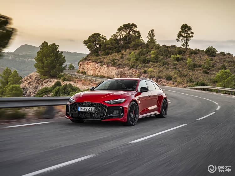 奥迪新RS5双车发布!海外售价折合人民币不到90万!