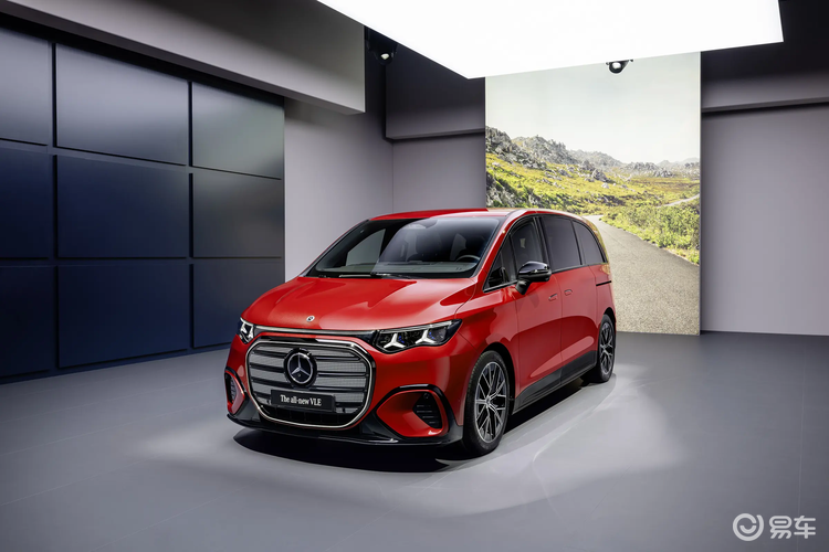 奔驰终于不装了！5.3米大块头，新势力们慌不慌？