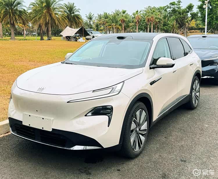 冰箱沙发彩电配齐,4月24日上市,别克至境E7现身街头