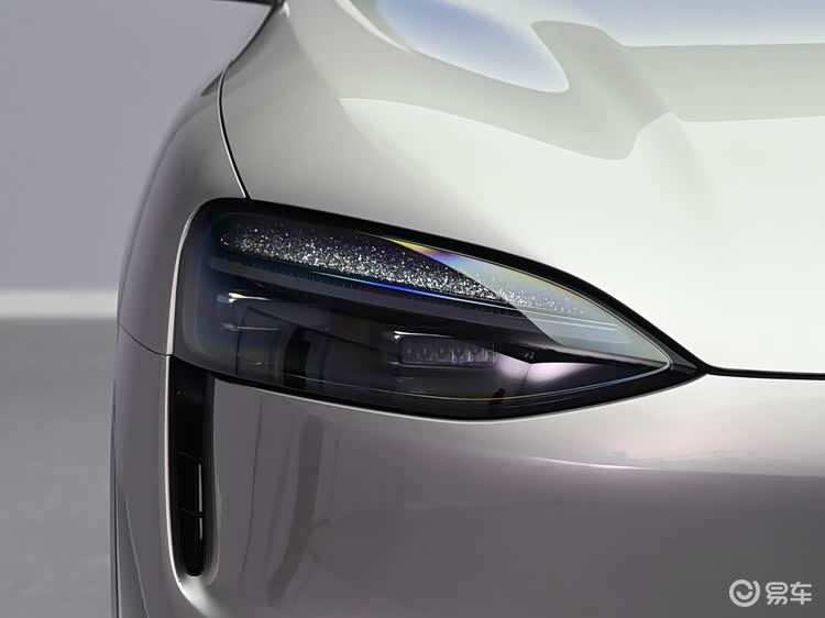 问界M6实车亮相，中控屏可移动，副驾配备灵感橱窗