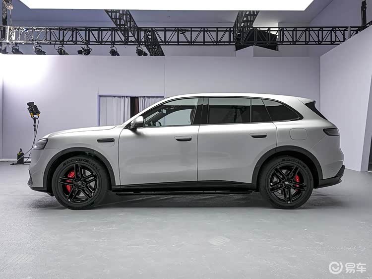 详细阅读:问界M6实车亮相,中控屏可移动,副驾配备灵感橱窗 问界M6实车亮相,中控屏可移动,副驾配备灵感橱窗