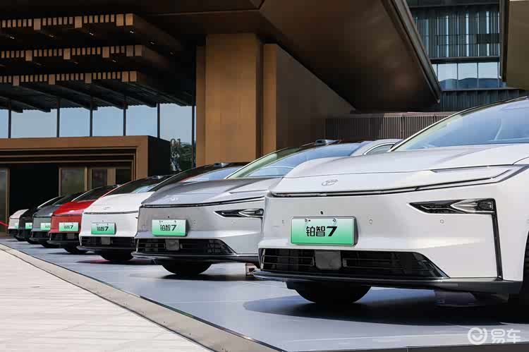 鸿蒙座舱 5.0+ 小米车载生态！丰田真会造电车了！