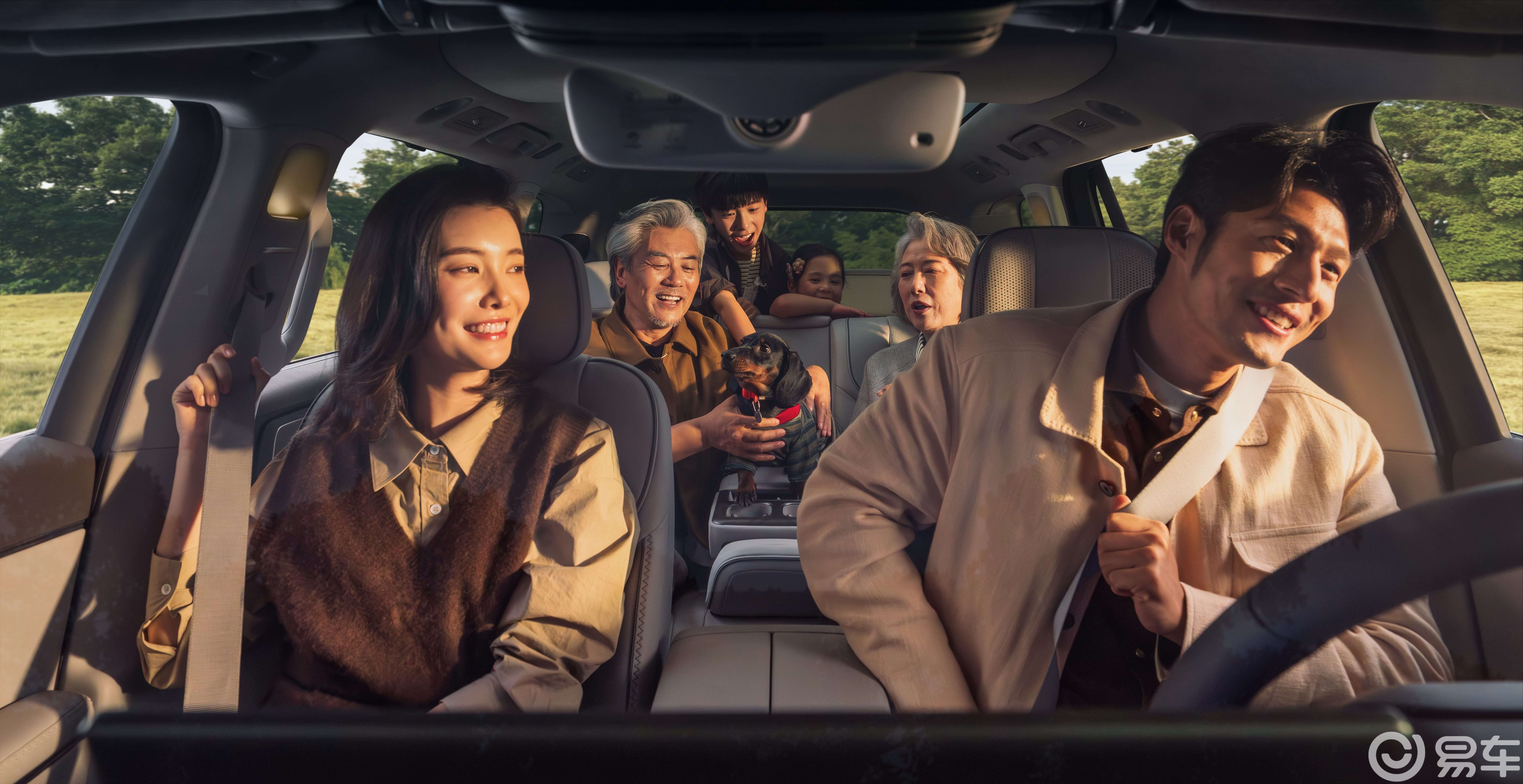 零跑D19上市：别只看价格，它撕开的是“旗舰霸权”