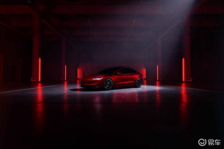 3.1秒破百 Model 3高性能版预售价33.59万元