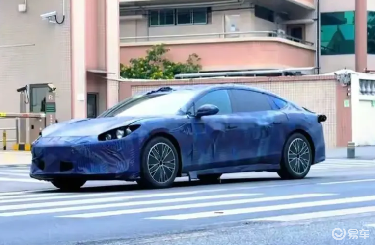 方程豹首款轿车镁9谍照曝光，低趴宽体设计搭配高阶智驾系统