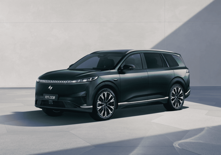 理想i8有的零重力座椅、车载冰箱，不到20万的它，全都有