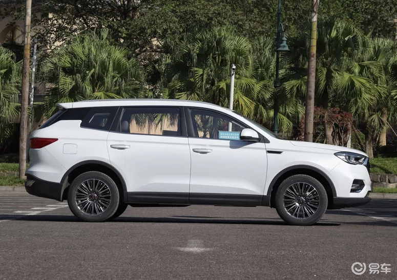 2020款潍柴u70售价6991109万元