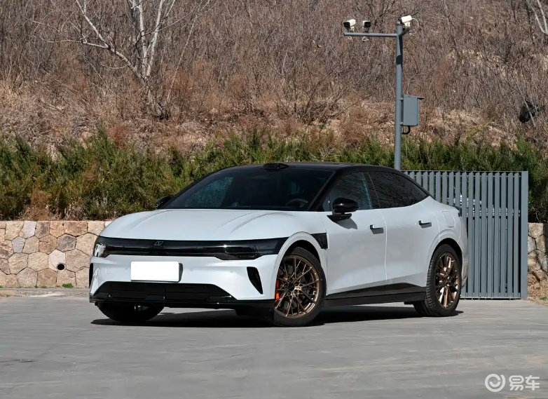 新款极氪007/007GT预售 900V 续航905km