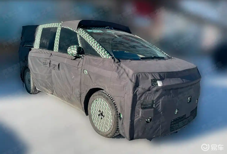 零跑D99内饰谍照 零重力座椅+车规级氧舱+双腔空悬