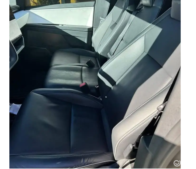 特斯拉 Cybertruck 取消前排三人长椅引发争议