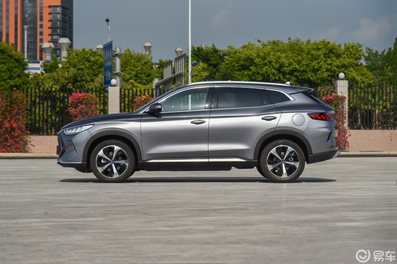 比亚迪宋plus混动二手车 bd67adb37d674c8aa4282ed3532379ef.jpeg