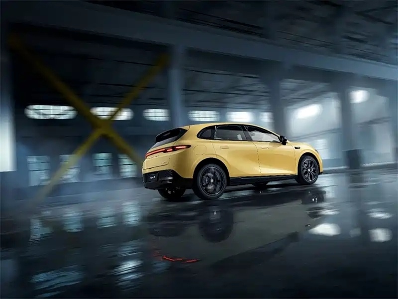 零跑Lafa5竞争力解析，哪个配置值得买