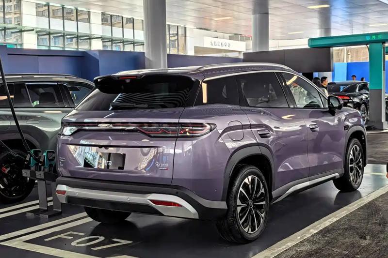 宋Ultra EV预售15.5万起，闪充+二代刀片电池