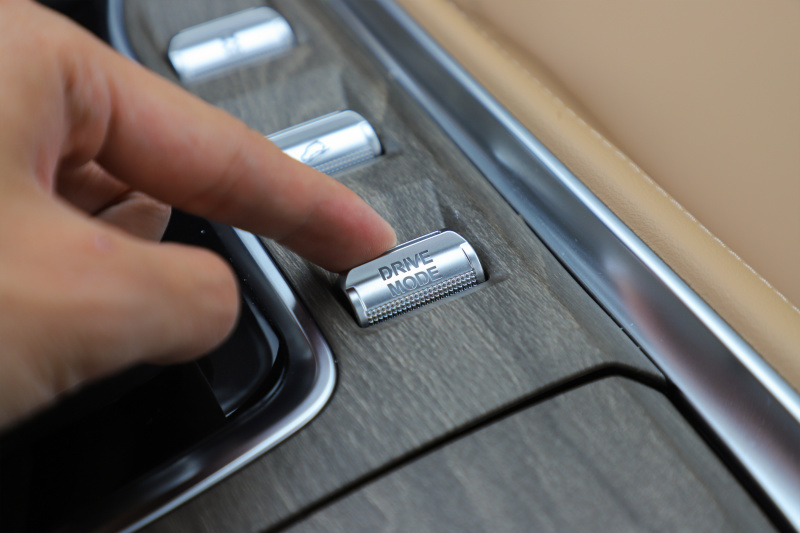 It is easy to drive the Landian E5 long-term test experience with oil and electricity