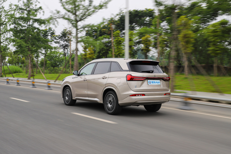 It is easy to drive the Landian E5 long-term test experience with oil and electricity