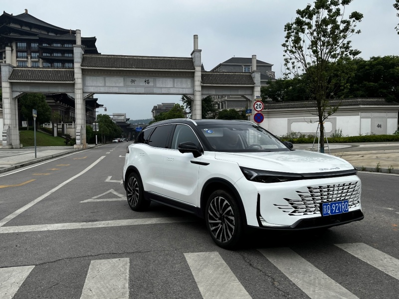 最懂都市家庭生活的“大舒”座驾,北京新X7试驾体验_易车