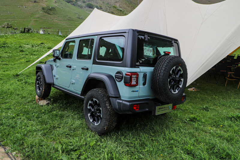 更精致的硬汉抢先实拍新款jeep牧马人