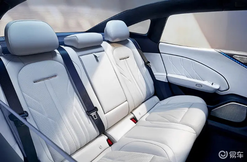 极氪x900 44e12bf1-da6e-4a5c-8f12-5e1a608f04a9.jpg