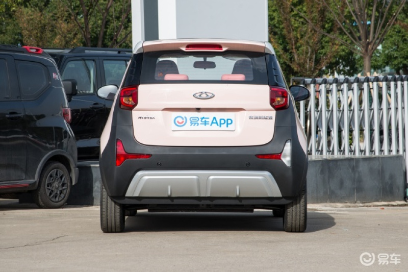 有所增加,另外小蚂蚁的侧面在一众微型纯电车中都是比较流畅动感的